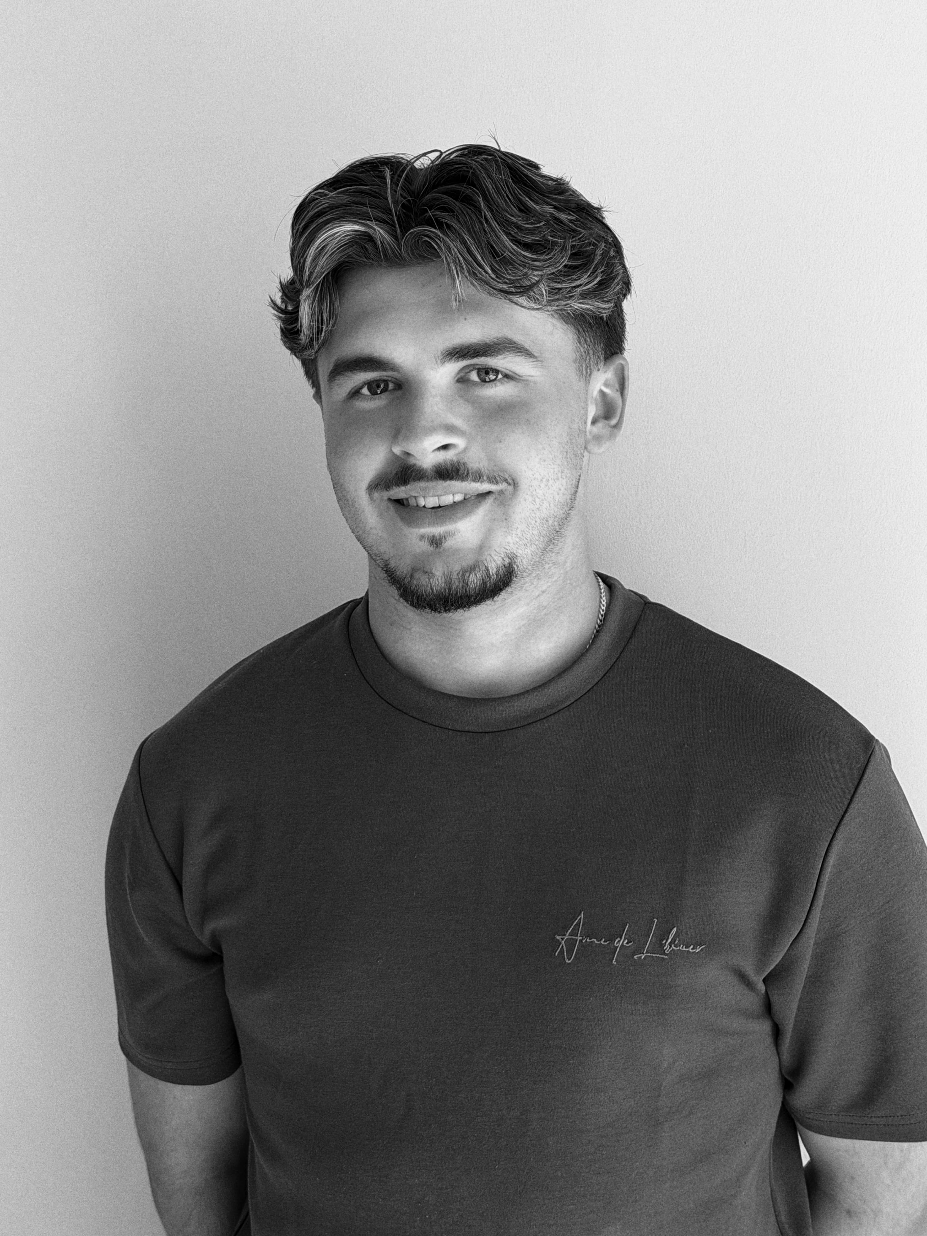 Joe, Barber at Drewrys